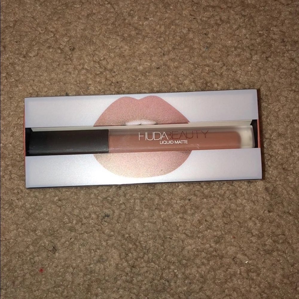 Huda Beauty Liquid Lipstick